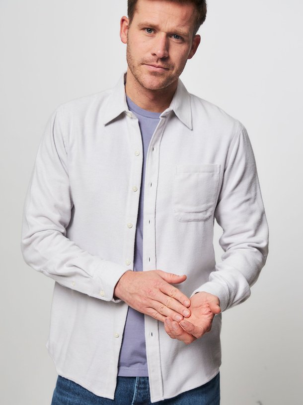 Ontdek de Organic cotton flanellen overhemd van Colorful Standard in de kleur lichtgrijs bij Orangebag. Op werkdagen voor 21:45 besteld, morgen in huis.