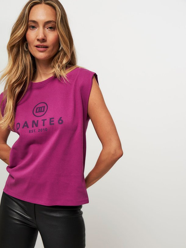 Ontdek de Bold katoenen logo T-shirt van Dante 6 in de kleur fuchsia bij Orangebag. Op werkdagen voor 21:45 besteld, morgen in huis.