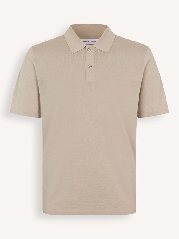Ontdek de Sarowan merino wolmix polo van Samsoe Samsoe in de kleur zand bij Orangebag. Op werkdagen voor 21:45 besteld, morgen in huis.