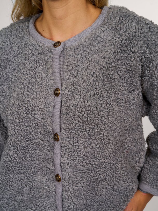 Ontdek de Timmy teddy jasje van Co'Couture in de kleur grijs bij Orangebag. Op werkdagen voor 21:45 besteld, morgen in huis.