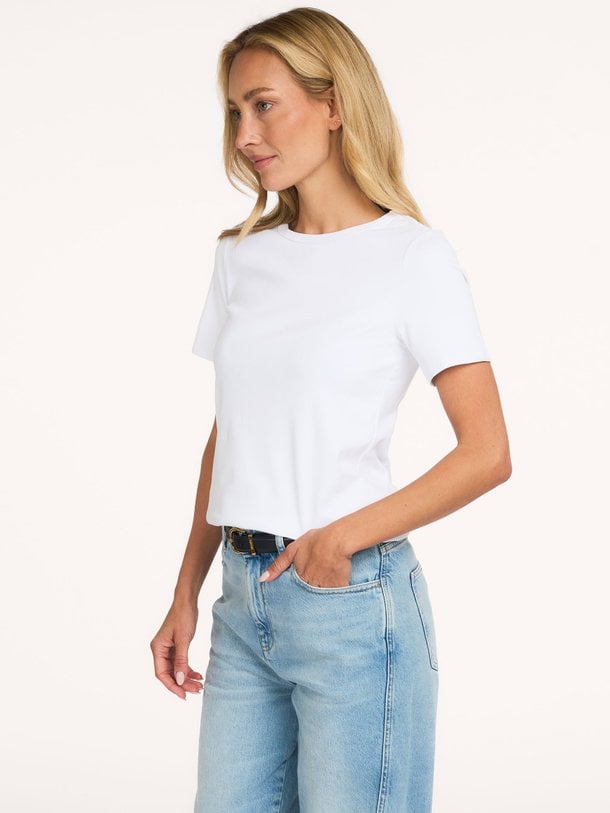 Ontdek de Katoenmix T-shirt van Yaya in de kleur wit bij Orangebag. Op werkdagen voor 21:45 besteld, morgen in huis.