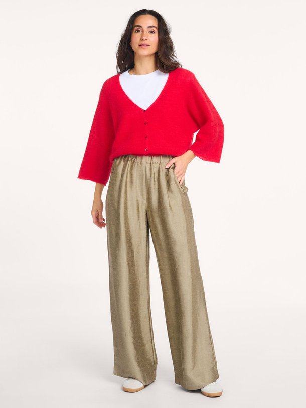 Ontdek de Benji viscosemix gloss broek van By-Bar in de kleur Goudkleur bij Orangebag. Op werkdagen voor 21:45 besteld, morgen in huis.