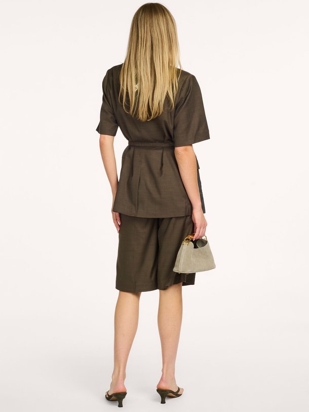 Ontdek de Sharo New SS Blazer van Second Female bij Orangebag. Op werkdagen voor 21:45 besteld, morgen in huis.