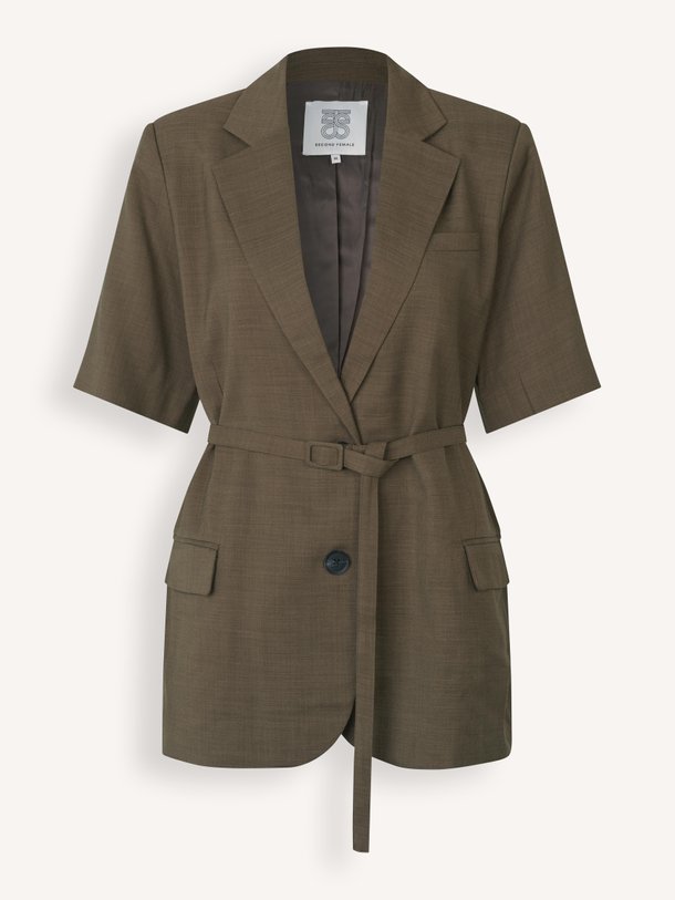 Ontdek de Sharo New SS Blazer van Second Female bij Orangebag. Op werkdagen voor 21:45 besteld, morgen in huis.