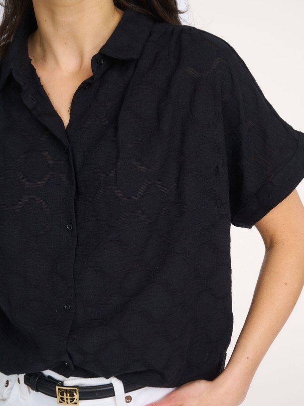 Ontdek de Louisa katoen/linnenmix blouse van Sacrécoeur in de kleur Zwart bij Orangebag. Op werkdagen voor 21:45 besteld, morgen in huis.