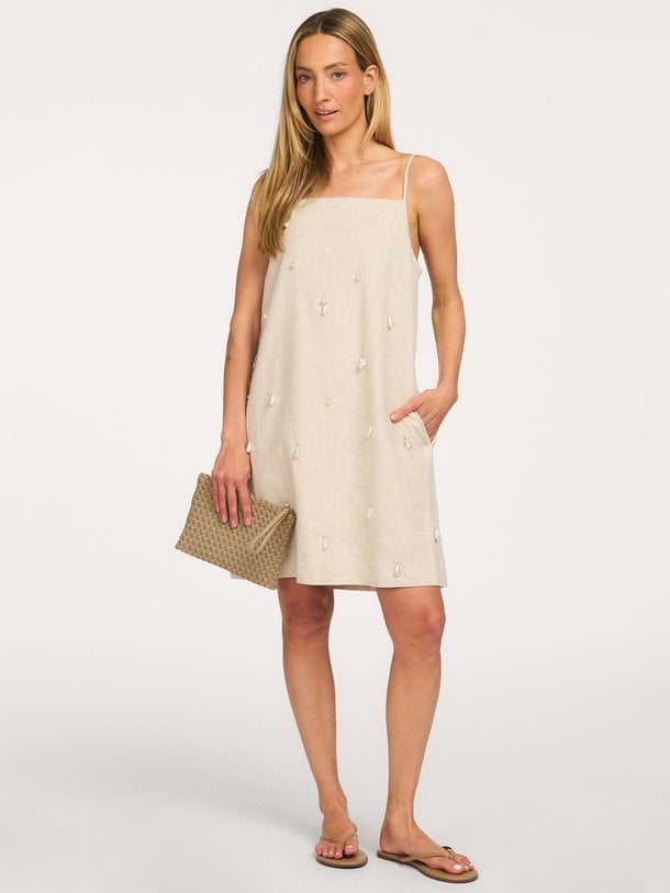 Ontdek de CMMELAN-DRESS van Copenhagen Muse bij Orangebag. Op werkdagen voor 21:45 besteld, morgen in huis.