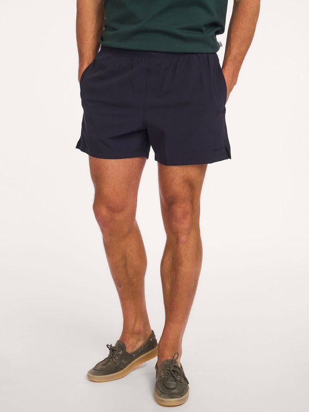 Ontdek de Holiday geweven zwembroek van NN.07 in de kleur Donkerblauw bij Orangebag. Op werkdagen voor 21:45 besteld, morgen in huis.