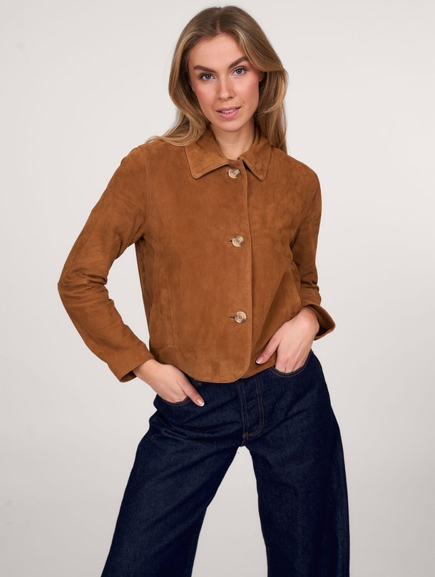 Ontdek de Rocky suède jack van Alter Ego in de kleur cognac bij Orangebag. Op werkdagen voor 21:45 besteld, morgen in huis.