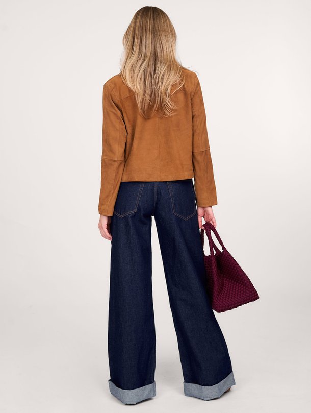 Ontdek de Rocky suède jack van Alter Ego in de kleur cognac bij Orangebag. Op werkdagen voor 21:45 besteld, morgen in huis.