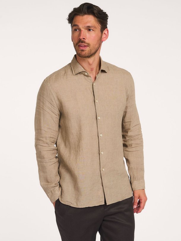 Ontdek de Camicia linnen overhemd van Xacus in de kleur Zand bij Orangebag. Op werkdagen voor 21:45 besteld, morgen in huis.