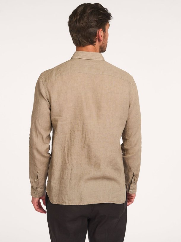 Ontdek de Camicia linnen overhemd van Xacus in de kleur Zand bij Orangebag. Op werkdagen voor 21:45 besteld, morgen in huis.