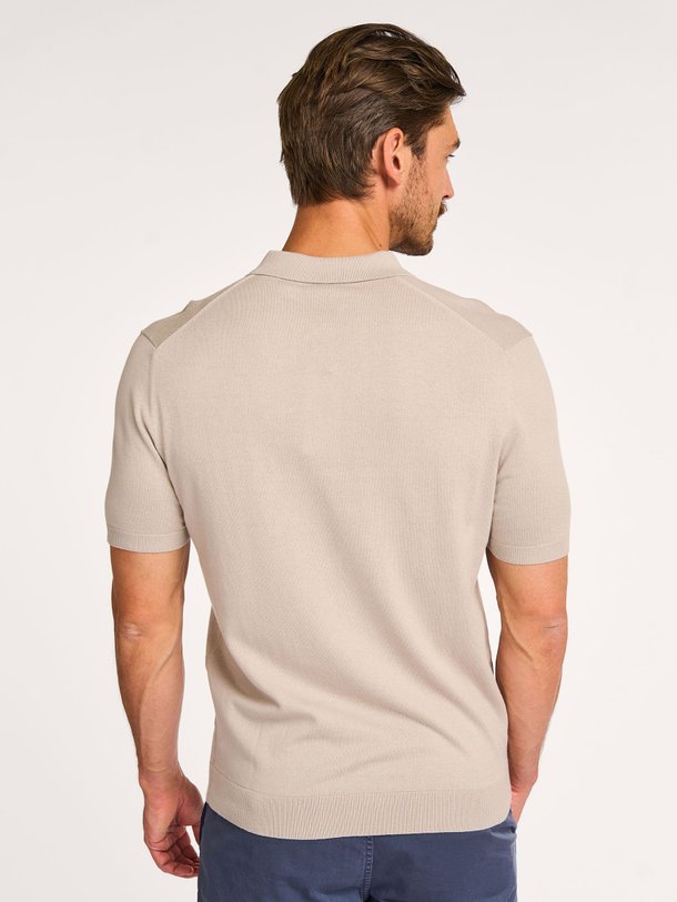 Ontdek de Graham katoenen polo van Wahts in de kleur beige bij Orangebag. Op werkdagen voor 21:45 besteld, morgen in huis.