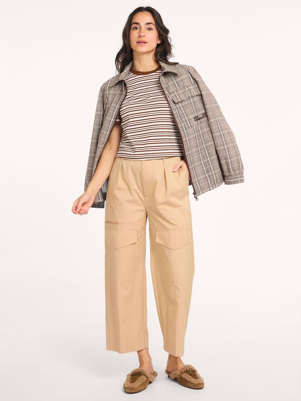 Ontdek de Neria, organic cottonmix cropped broek van Baum und Pferdgarten bij Orangebag. Op werkdagen voor 21:45 besteld, morgen in huis.