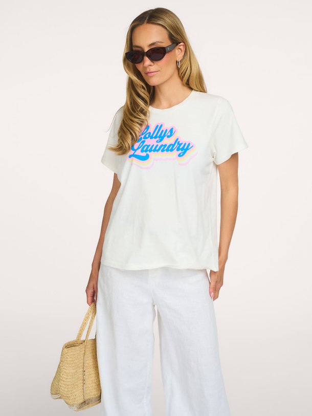 Lollys Laundry RomaLL Cloud Tee SS online kopen | Orangebag Ontdek de RomaLL Cloud Tee SS van Lollys Laundry bij Orangebag. Een fris wit T-shirt met een kleurrijk logo, ideaal voor een stijlvolle, casual look.
