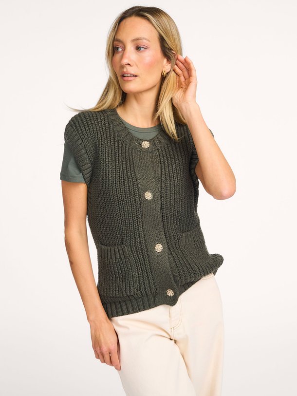 Ontdek de Scott organic cotton gilet van Modstrom in de kleur Donkergroen bij Orangebag. Op werkdagen voor 21:45 besteld, morgen in huis.