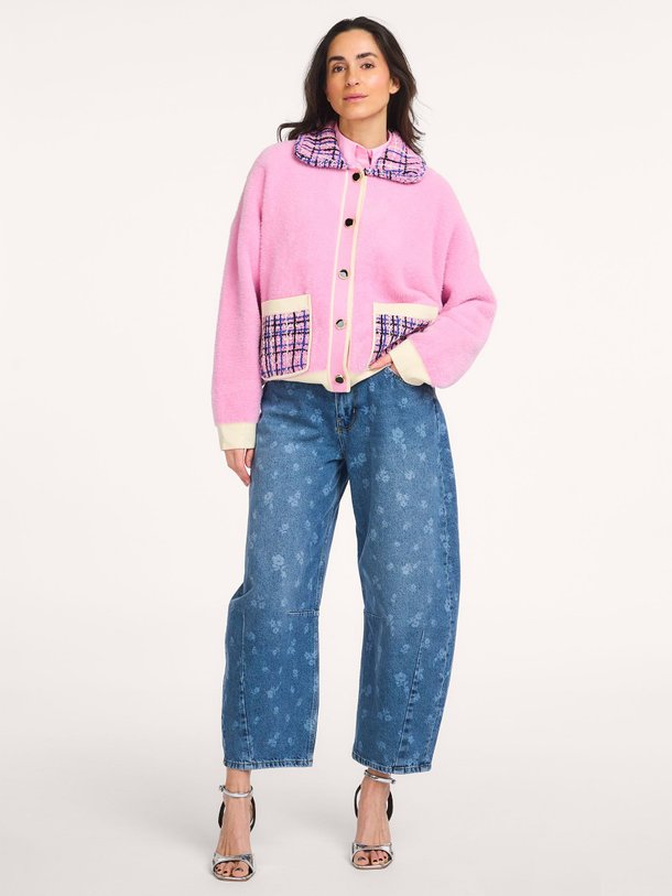 Ontdek de Joilu fijngebreid vest van Essentiel Antwerp in de kleur Roze bij Orangebag. Op werkdagen voor 21:45 besteld, morgen in huis.