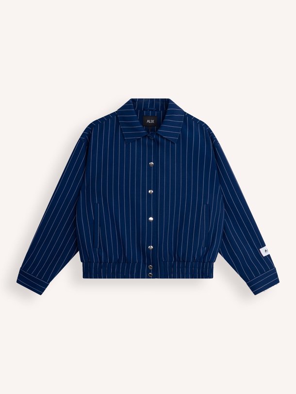 Ontdek de Viscosemix bomberjack met krijtstreep van Alix The Label in de kleur Donkerblauw bij Orangebag. Op werkdagen voor 21:45 besteld, morgen in huis.