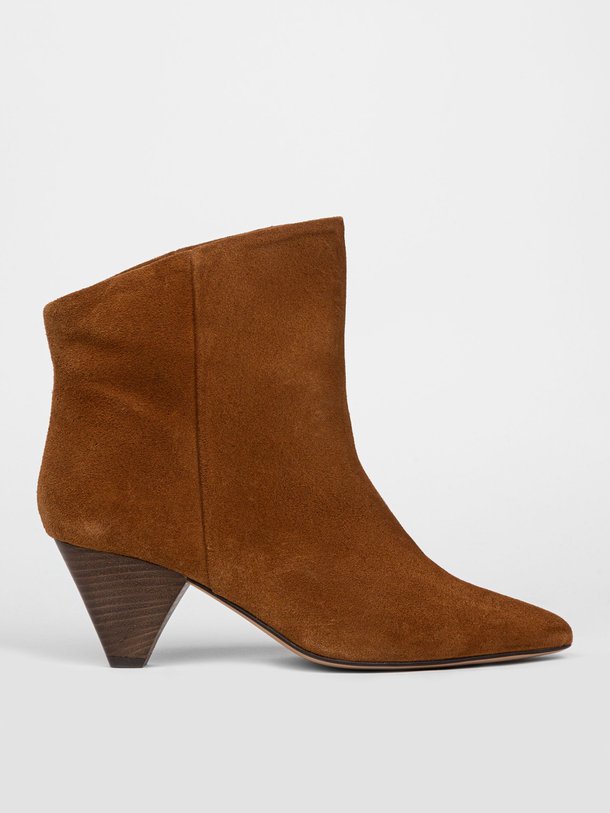 Ontdek de Luisa suède enkellaarzen van Brown Dot. in de kleur cognac bij Orangebag. Op werkdagen voor 21:45 besteld, morgen in huis.