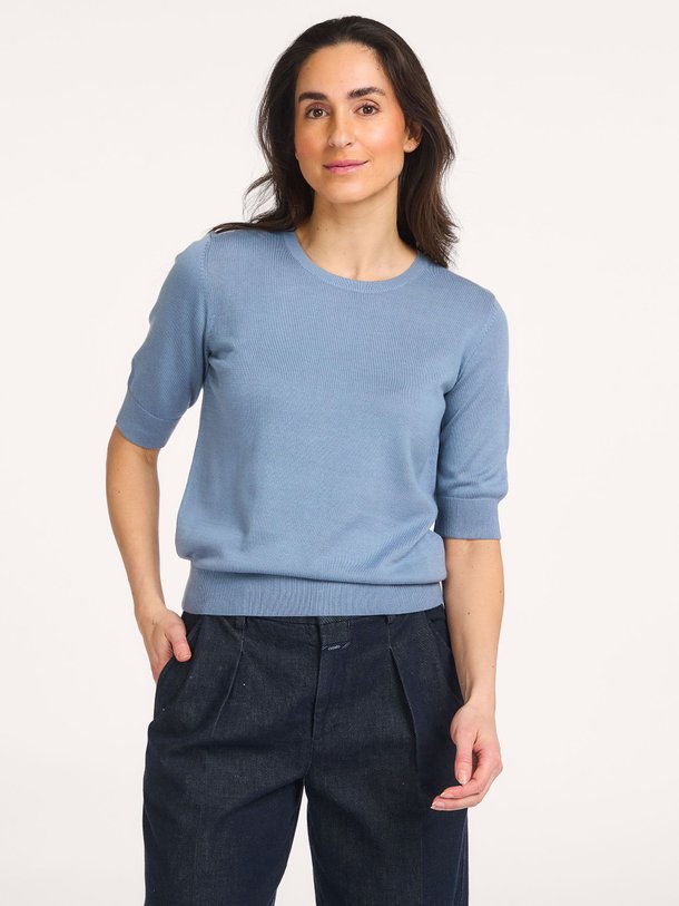 Ontdek de Katoen/viscosemix trui van Repeat in de kleur Blauw bij Orangebag. Op werkdagen voor 21:45 besteld, morgen in huis.