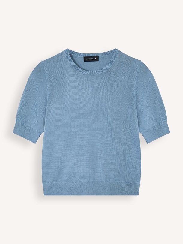 Ontdek de Katoen/viscosemix trui van Repeat in de kleur Blauw bij Orangebag. Op werkdagen voor 21:45 besteld, morgen in huis.