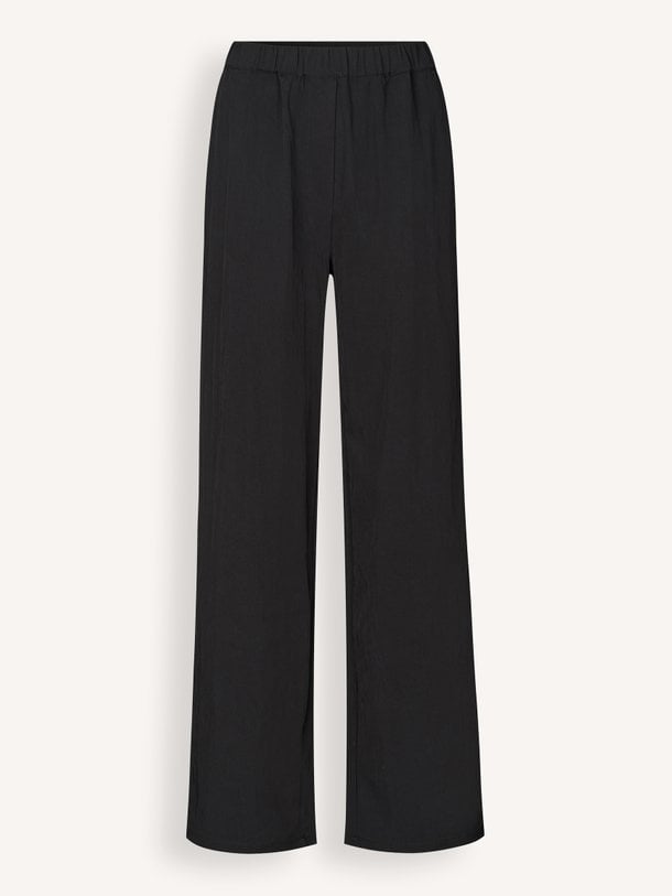 Ontdek de Agnete viscosemix broek van Modstrom in de kleur Zwart bij Orangebag. Op werkdagen voor 21:45 besteld, morgen in huis.