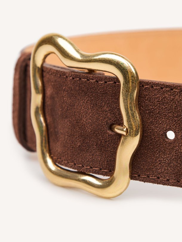 Ontdek de Plunge suède riem van Frnch in de kleur Donkerbruin bij Orangebag. Op werkdagen voor 21:45 besteld, morgen in huis.