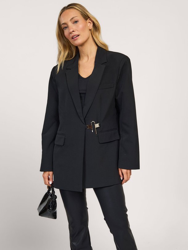 Ontdek de Coline geweven blazer van Sofie Schnoor in de kleur zwart bij Orangebag. Op werkdagen voor 21:45 besteld, morgen in huis.