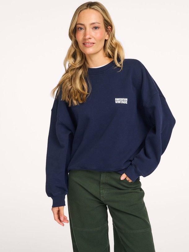 Ontdek de Plizzy katoenen logo sweater van American Vintage in de kleur Donkerblauw bij Orangebag. Op werkdagen voor 21:45 besteld, morgen in huis.