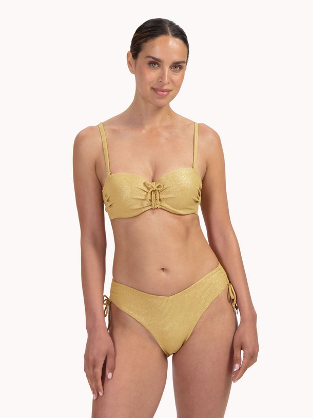 Ontdek de Golden Hour high waist bikinislip van Cyell in de kleur Goudkleur bij Orangebag. Op werkdagen voor 21:45 besteld, morgen in huis.