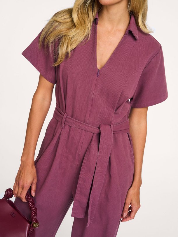 Ontdek de Valle denim jumpsuit van Modstrom in de kleur Donkerpaars bij Orangebag. Op werkdagen voor 21:45 besteld, morgen in huis.