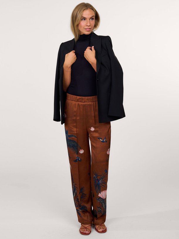 Ontdek de Viscose broek met print van forte_forte in de kleur camel bij Orangebag. Op werkdagen voor 21:45 besteld, morgen in huis.