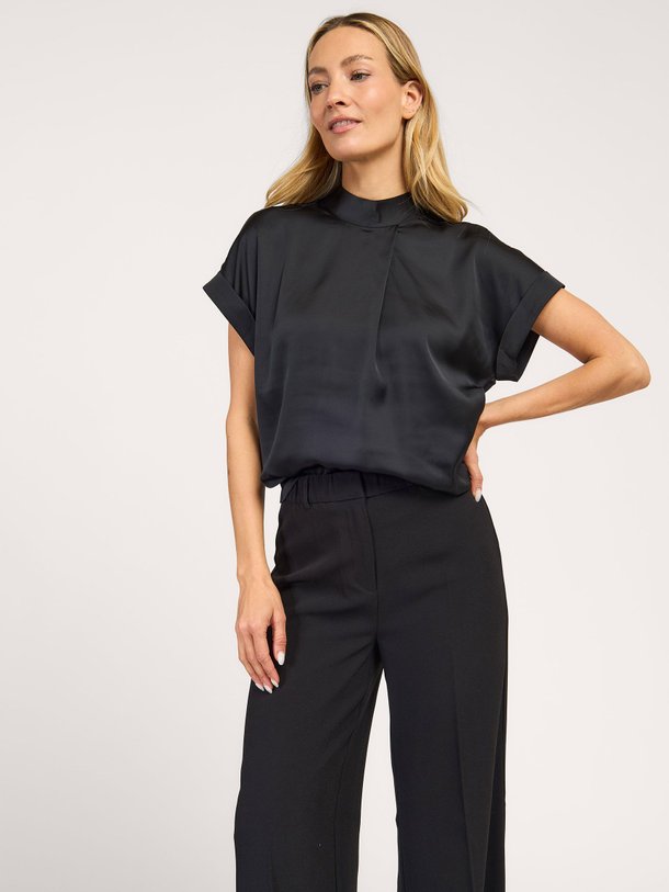 Ontdek de Opium geweven top met plooi van Dante 6 in de kleur zwart bij Orangebag. Op werkdagen voor 21:45 besteld, morgen in huis.