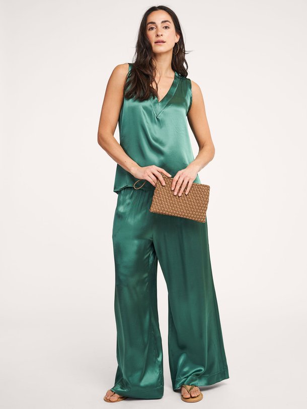 Ontdek de Viscose glanzende top van Greek Archaic Kori in de kleur groen bij Orangebag. Op werkdagen voor 21:45 besteld, morgen in huis.