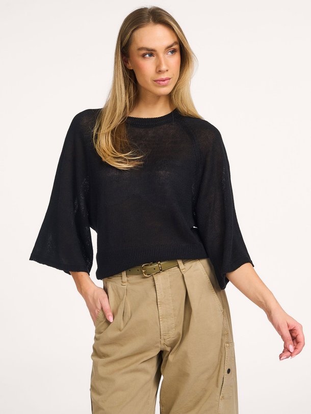 Ontdek de Marisol linnen trui van Studio AR in de kleur Zwart bij Orangebag. Op werkdagen voor 21:45 besteld, morgen in huis.