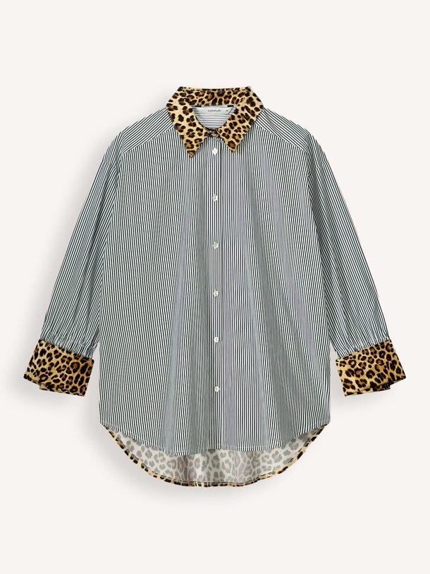 Ontdek de Viscose blouse met print van Summum in de kleur donkerblauw bij Orangebag. Op werkdagen voor 21:45 besteld, morgen in huis.
