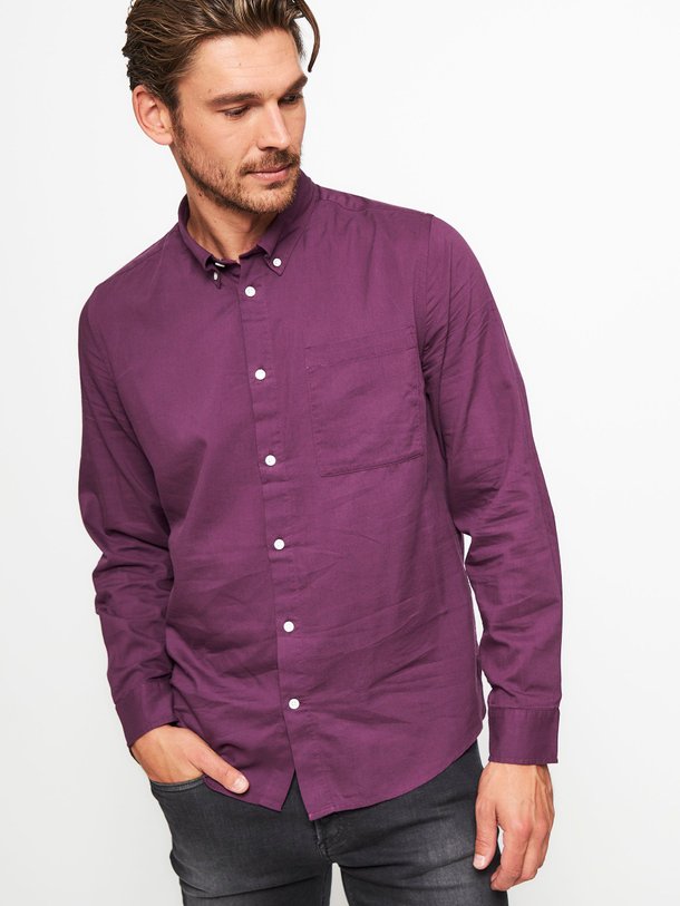 Ontdek de Arne katoen/modalmix overhemd van NN.07 in de kleur aubergine bij Orangebag. Op werkdagen voor 21:45 besteld, morgen in huis.