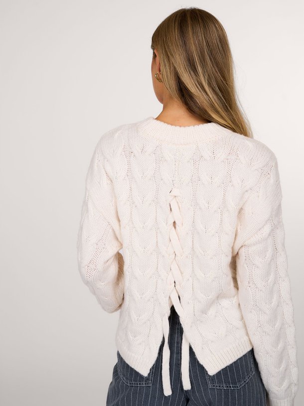 Ontdek de Ross wolmix trui met kabelpatroon van Dante 6 in de kleur off-white bij Orangebag. Op werkdagen voor 21:45 besteld, morgen in huis.