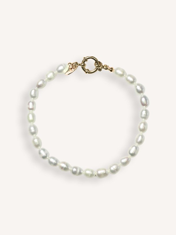 Ontdek de Boris vergulde parel armband van Bonnie Studios in de kleur Parelmoer bij Orangebag. Op werkdagen voor 21:45 besteld, morgen in huis.