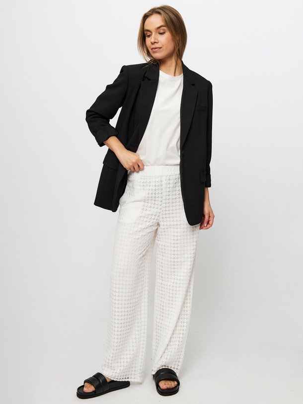 Ontdek de Hattie katoenmix opengewerkte broek van Modstrom in de kleur wit bij Orangebag. Op werkdagen voor 21:45 besteld, morgen in huis.