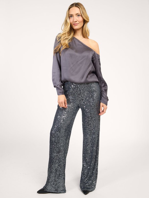 Ontdek de Moonshine geweven pantalon met pailletten van Second Female in de kleur donkergrijs bij Orangebag. Op werkdagen voor 21:45 besteld, morgen in huis.