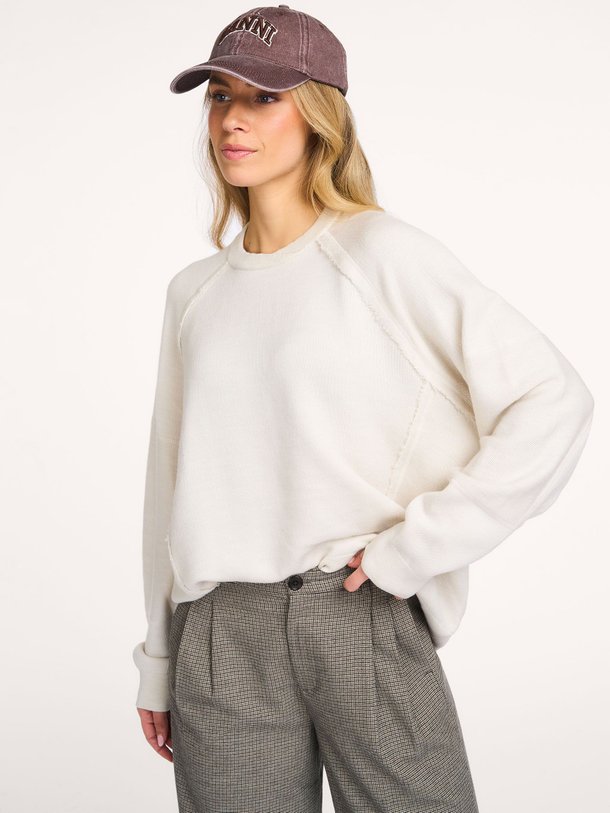 Ontdek de Deno wollen sweater van Bellerose in de kleur Off-white bij Orangebag. Op werkdagen voor 21:45 besteld, morgen in huis.