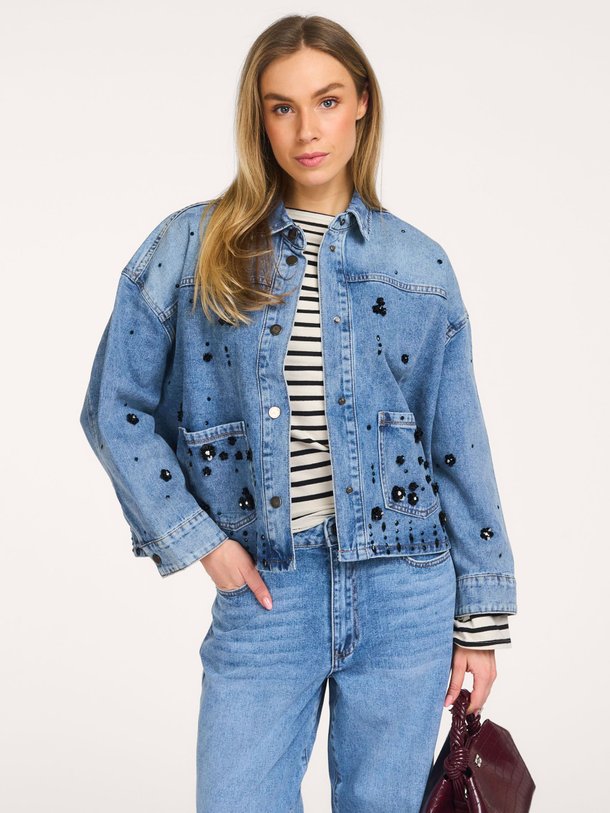 Ontdek de Amaya denim jack met pailletten van Sofie Schnoor in de kleur Blauw bij Orangebag. Op werkdagen voor 21:45 besteld, morgen in huis.