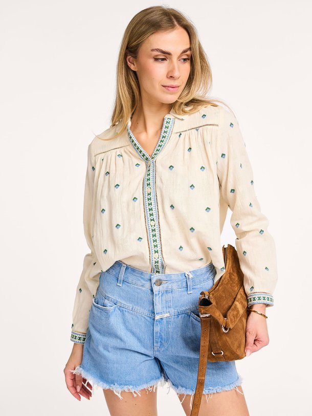 Ontdek de Ninafa katoenmix blouse met borduursel van Louizon in de kleur crème bij Orangebag. Op werkdagen voor 21:45 besteld, morgen in huis.