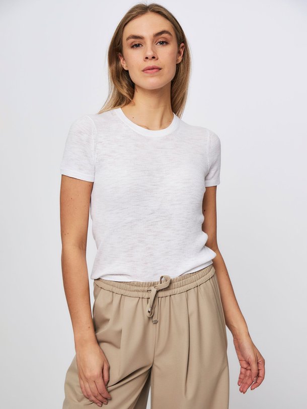 Ontdek de Camila katoenen ribgebreid t-shirt van NoName in de kleur wit bij Orangebag. Op werkdagen voor 21:45 besteld, morgen in huis.