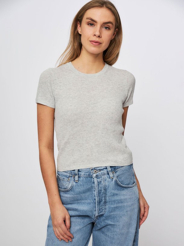 Ontdek de Camila katoenen ribgebreid t-shirt van NoName in de kleur lichtgrijs bij Orangebag. Op werkdagen voor 21:45 besteld, morgen in huis.