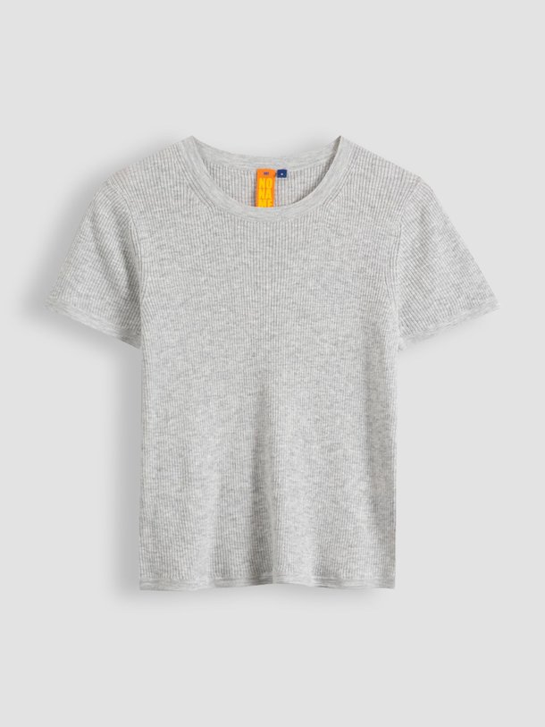 Ontdek de Camila katoenen ribgebreid t-shirt van NoName in de kleur lichtgrijs bij Orangebag. Op werkdagen voor 21:45 besteld, morgen in huis.