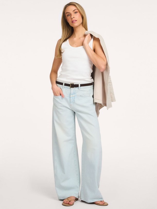 Ontdek de Tori mid waist barrel fit non-stretch jeans van Closed in de kleur Lichtblauw bij Orangebag. Op werkdagen voor 21:45 besteld, morgen in huis.
