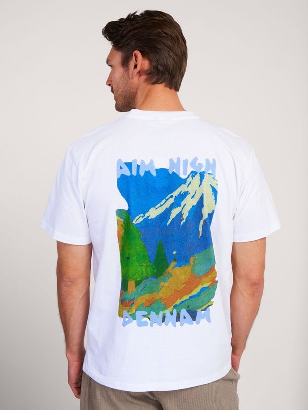 Ontdek de katoenen T-shirt met print van Denham in de kleur wit bij Orangebag. Op werkdagen voor 21:45 besteld, morgen in huis.