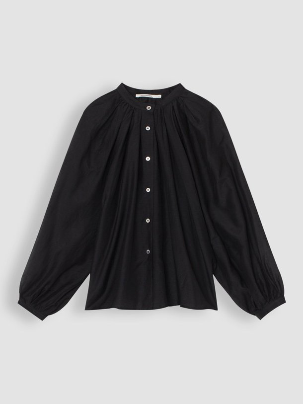 Ontdek de Melissa viscose/zijdemix blouse van Graumann in de kleur zwart bij Orangebag. Op werkdagen voor 21:45 besteld, morgen in huis.