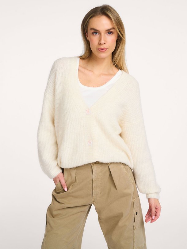 Ontdek de East alpacamix vest van American Vintage in de kleur Off-white bij Orangebag. Op werkdagen voor 21:45 besteld, morgen in huis.